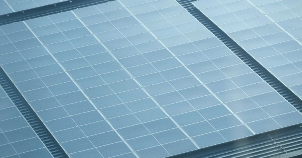 découvrez notre gamme de panneaux solaires efficaces et durables pour produire votre propre énergie renouvelable et réduire votre facture d'électricité.